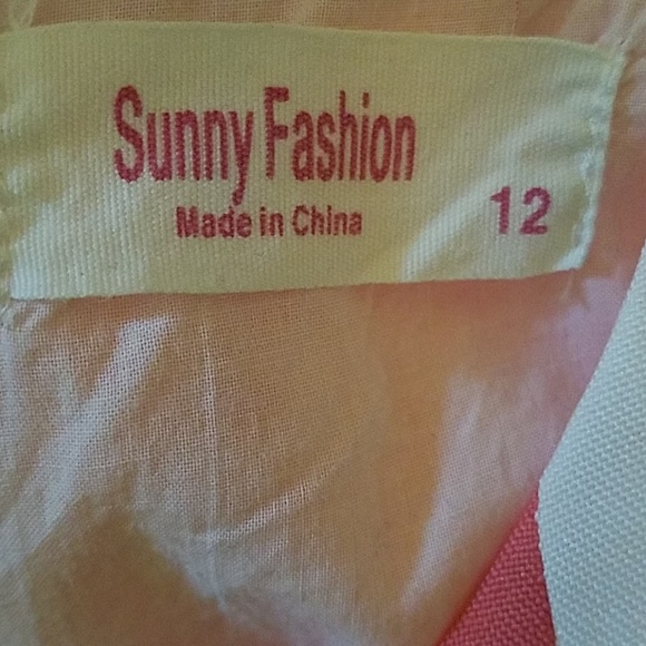 Girls dress. - Picture 2 of 2